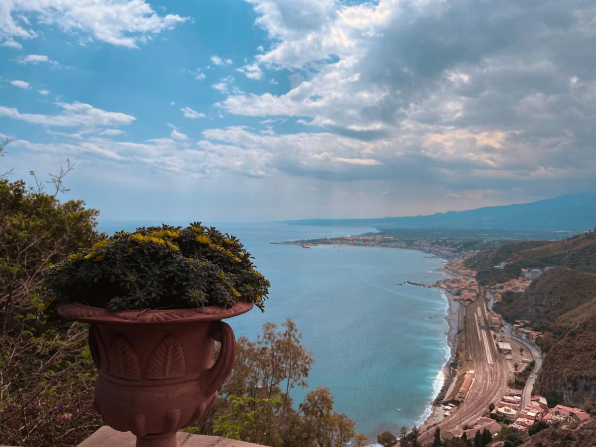 Kalimera Guest House Giardini-Naxos Buitenkant foto